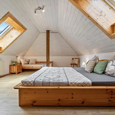 Ferienparadies Maierbauernhof Lantgård *